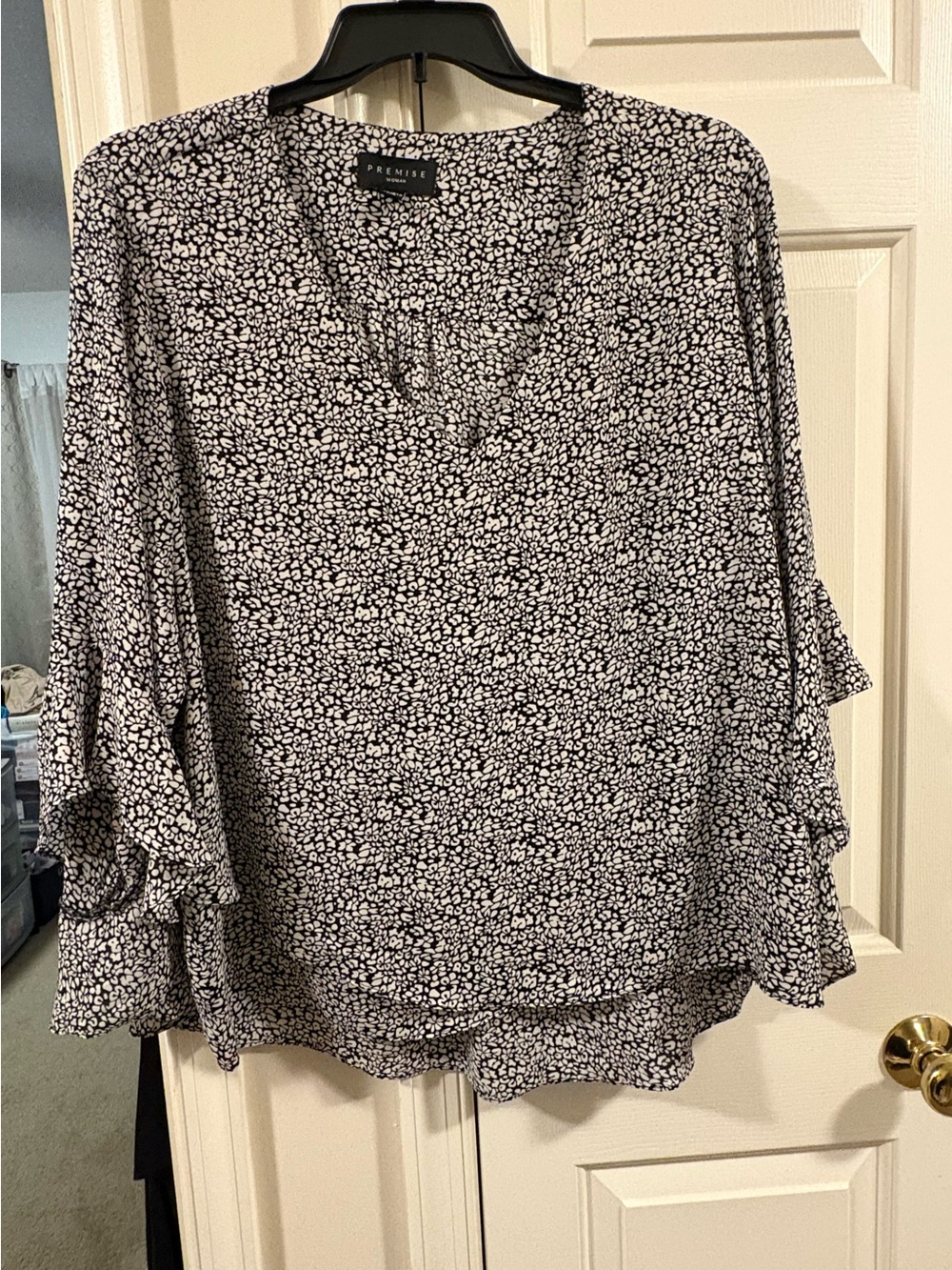 Premise Black and White Floral V-Neck Ruffle Sleeve Blouse
